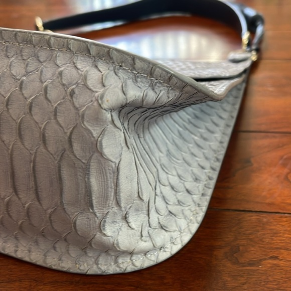 Kate spade croc embossed  bag.  EUC. It’s a lavender/blue. - Picture 12 of 14